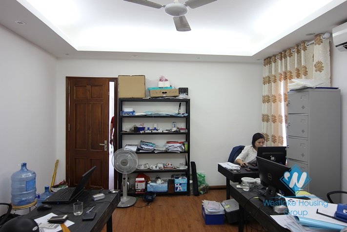 Lake view-House for rent in Tay Ho area